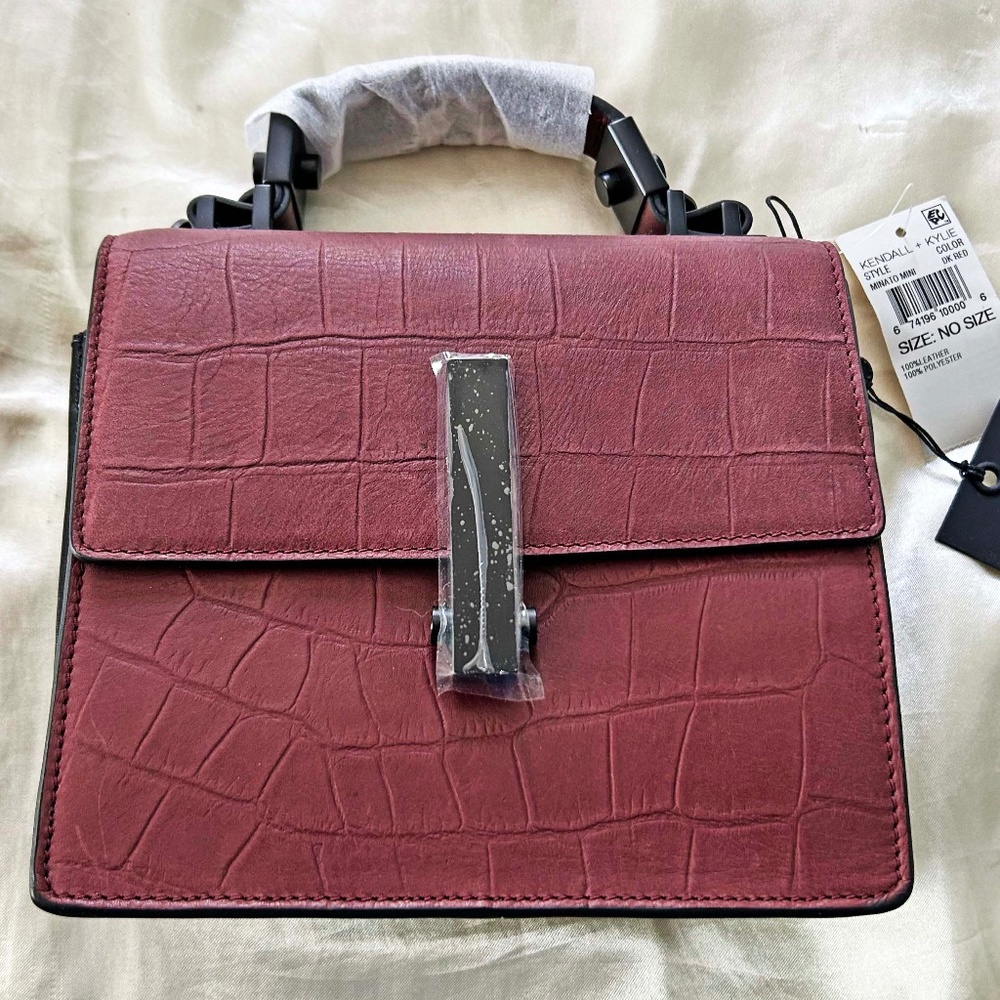 SATCHEL, KENDALL & KYLIE, LEATHER, PLUM & BLACK, TWO EXPANDING SECTIONS, METAL
